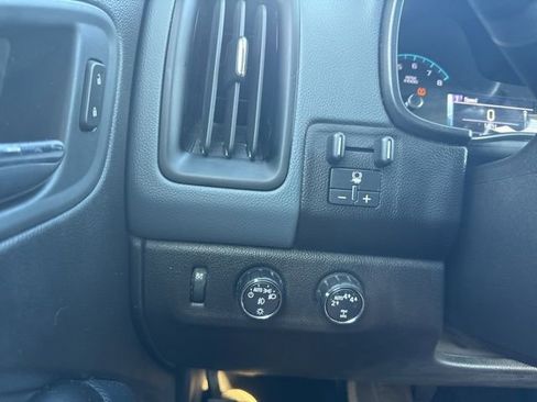 Used 2017 Chevrolet Colorado Z71 AWD/4WD image 22