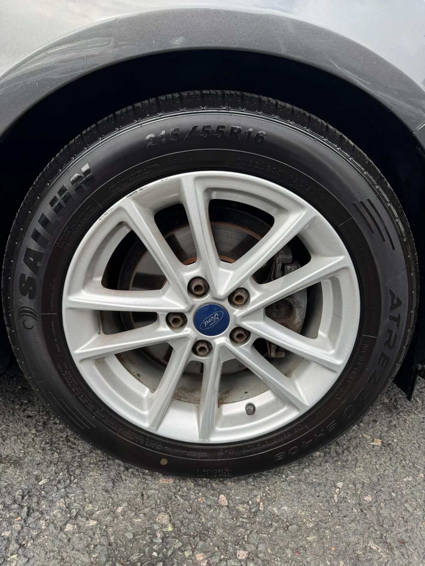 Used 2015 Ford Focus SE w/ SE Cold Weather Package FWD image 9