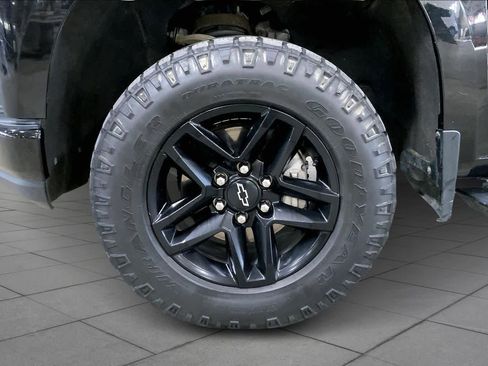 Used 2021 Chevrolet Silverado 1500 LT Trail Boss w/ Convenience Package II image 11