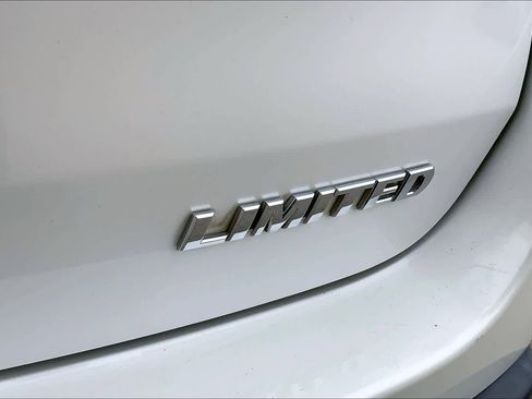 Used 2015 Toyota Highlander Limited image 9