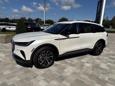 New 2025 Lincoln Nautilus Premier w/ Equipment Group 102A image 5