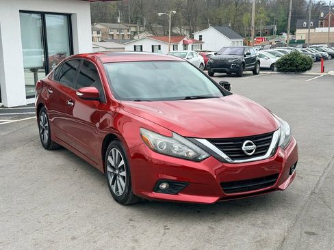 Used 2016 Nissan Altima 2.5 SL w/ 2.5 Technology w/LED Package image 8