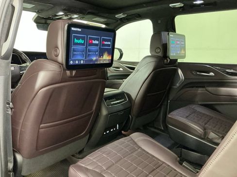 Used 2023 Cadillac Escalade ESV Sport Platinum w/ LPO, ONYX Package AWD/4WD image 24