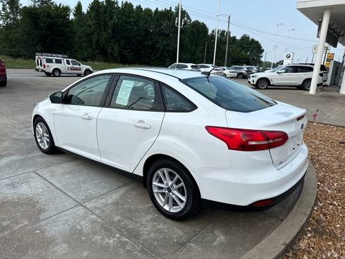 Used 2018 Ford Focus SE FWD image 6