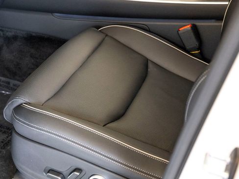 Used 2026 Genesis GV70 2.5T Advanced image 18