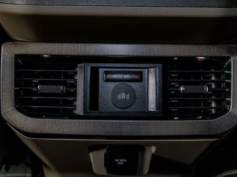 Used 2026 Ford F350 Platinum w/ Platinum Plus Package image 28