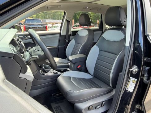 Used 2024 Volkswagen Taos SEL AWD/4WD image 18