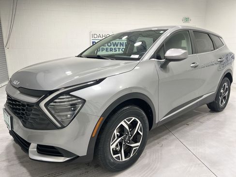 Used 2024 Kia Sportage LX image 4