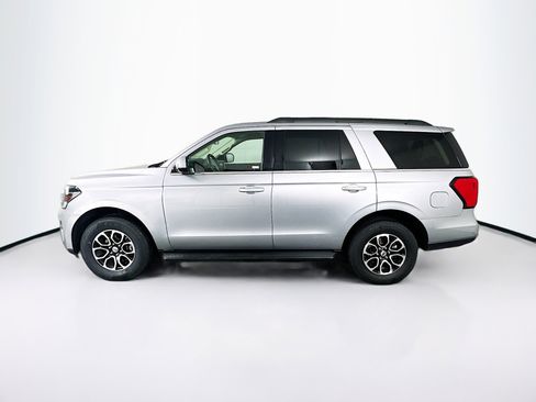 Used 2024 Ford Expedition XLT image 4