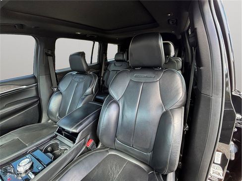 Used 2021 Jeep Grand Cherokee L Overland w/ Luxury Tech Group IV image 20