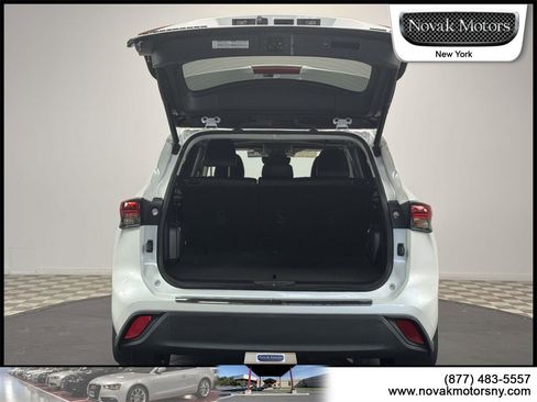 Used 2022 Toyota Highlander XLE image 7