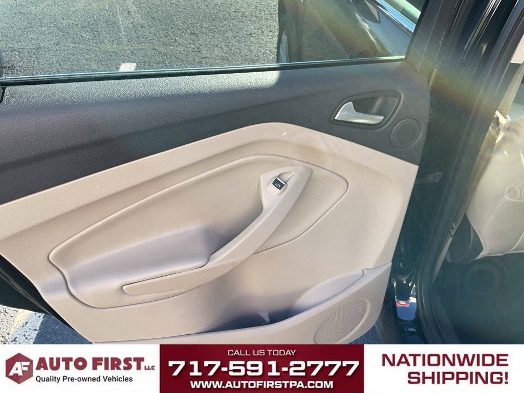 Used 2017 Ford Escape Titanium AWD/4WD image 9