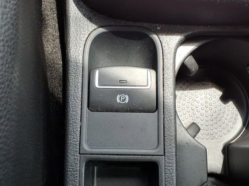 Used 2017 Volkswagen Tiguan Wolfsburg Edition AWD/4WD image 16