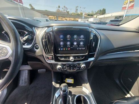 Used 2020 Chevrolet Traverse RS FWD image 13