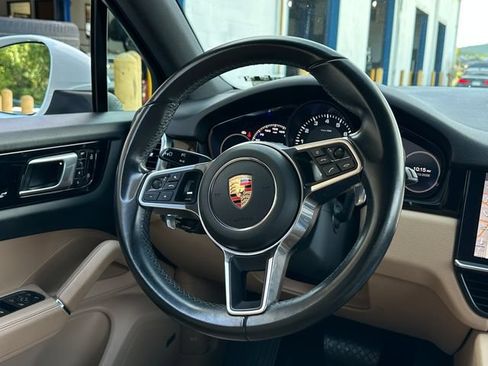 Used 2019 Porsche Cayenne AWD/4WD image 17
