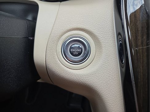 Used 2019 Mercedes-Benz C 300 4MATIC Sedan image 21