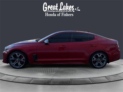 Used 2018 Kia Stinger GT2 image 2