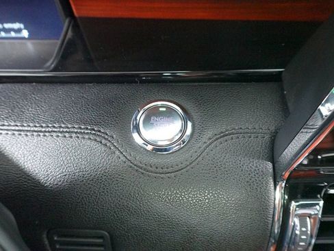 Used 2021 Lincoln Navigator L Reserve image 22