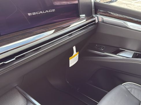 New 2026 Cadillac Escalade Luxury image 25