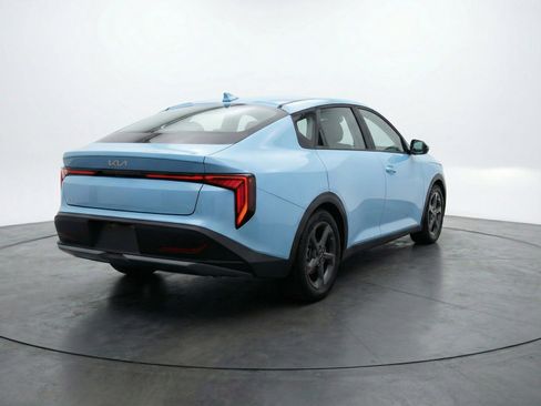 Used 2025 Kia K4 image 7