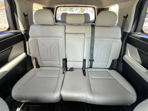 Used 2025 Hyundai Santa Fe SEL AWD/4WD image 41
