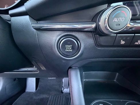 Used 2023 MAZDA MAZDA3 s FWD image 27