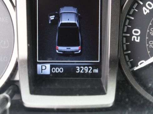 Used 2017 Toyota Tacoma TRD Sport w/ Premium & Technology Package image 32