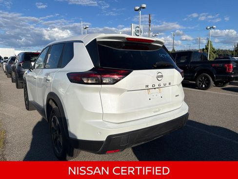 Certified 2025 Nissan Rogue SV AWD/4WD image 11