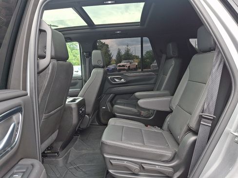 Used 2023 Chevrolet Tahoe Z71 w/ Luxury Package AWD/4WD image 10