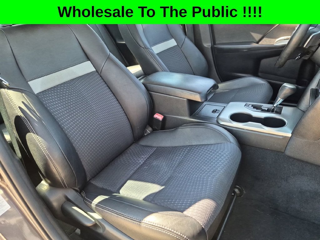 Used 2014 Toyota Camry SE w/ Moonroof Package FWD image 24