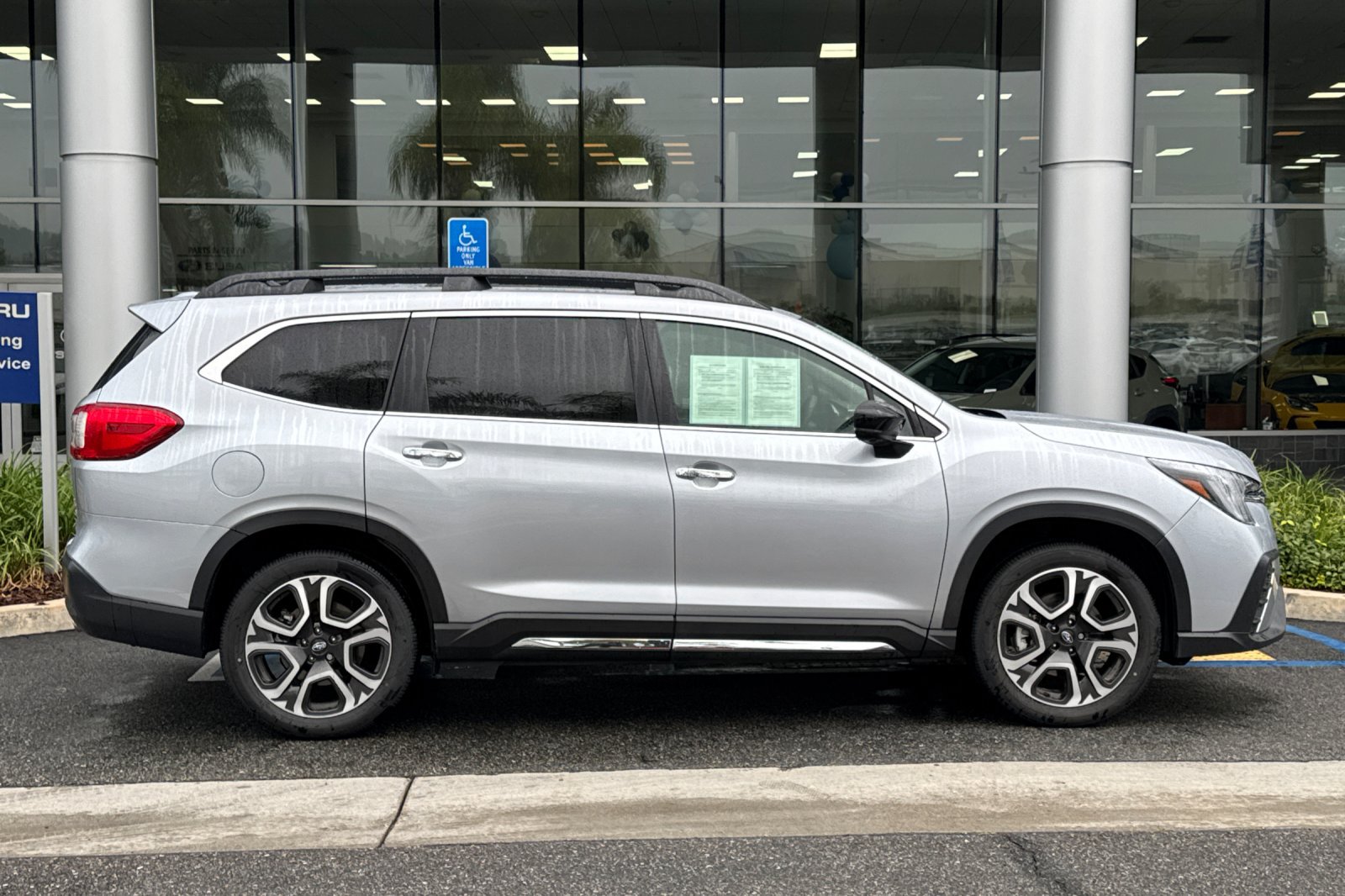 Used 2025 Subaru Ascent Touring w/ Popular Package #2 AWD/4WD image 3