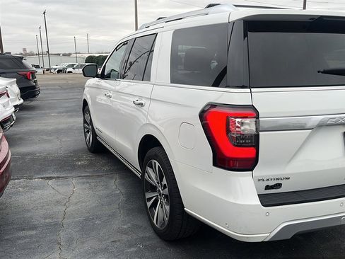 Used 2021 Ford Expedition Platinum image 3