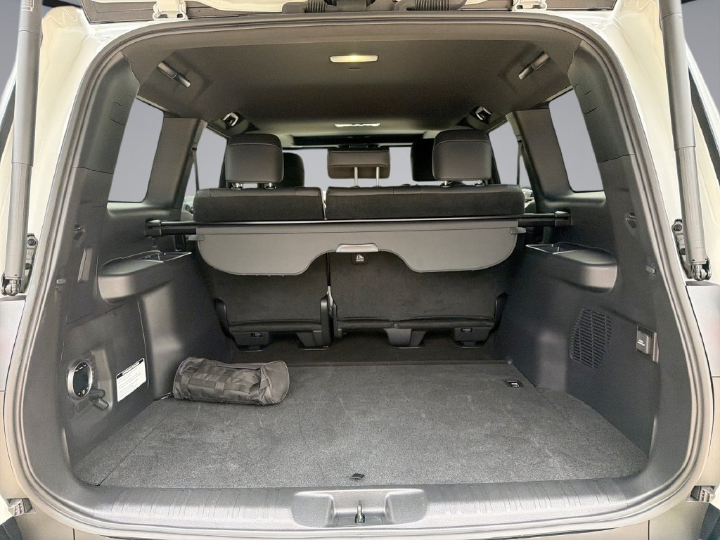 Used 2025 Lexus GX 550 AWD/4WD image 13