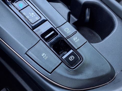 Used 2023 Toyota Crown XLE image 21