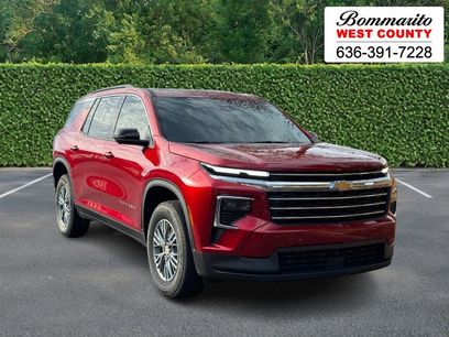 Used 2025 Chevrolet Traverse LT w/ Driver Confidence Package