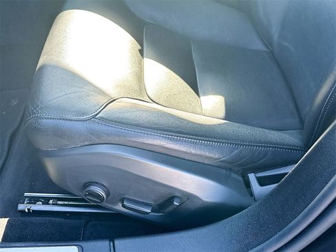 Used 2022 Volvo S60 B5 Momentum w/ Premium Package image 9