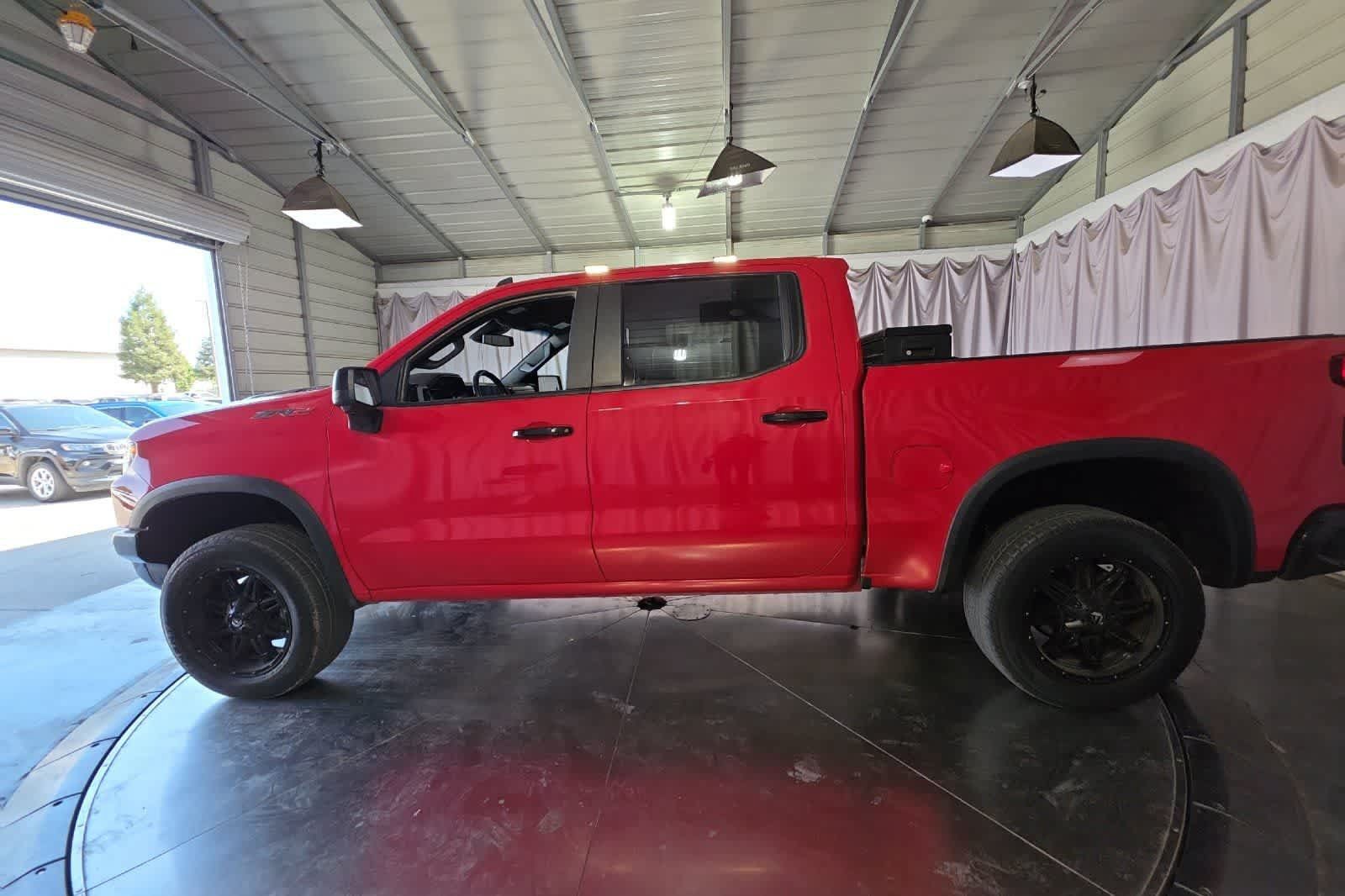 Used 2023 Chevrolet Silverado 1500 ZR2 AWD/4WD image 6