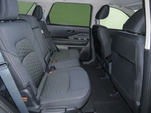 New 2025 Nissan Pathfinder SV image 26