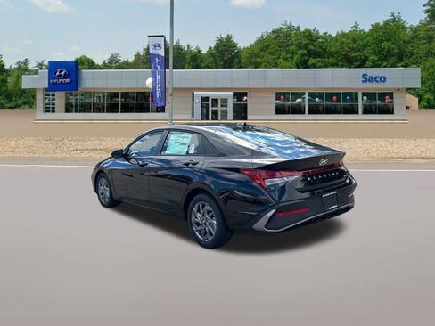 New 2026 Hyundai Elantra Hybrid FWD image 8