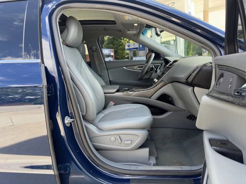 Used 2019 Lincoln Nautilus Reserve image 10