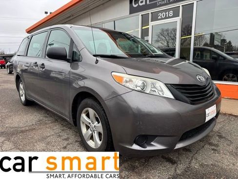 Used 2014 Toyota Sienna L image 1