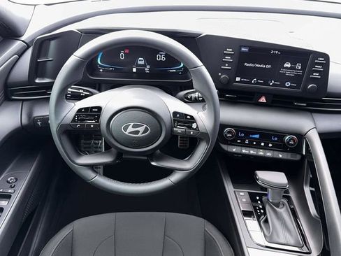New 2026 Hyundai Elantra SEL Sport Premium FWD image 17