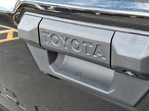 New 2025 Toyota Tacoma TRD Off-Road image 17