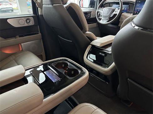 Certified 2022 Lincoln Navigator Reserve image 40