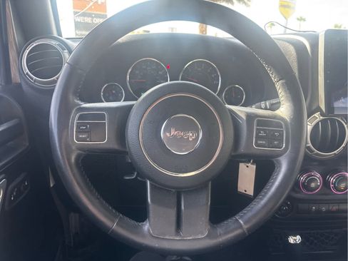 Used 2016 Jeep Wrangler Unlimited Sahara image 13