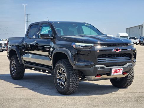New 2026 Chevrolet Colorado ZR2 w/ Technology Package AWD/4WD image 2
