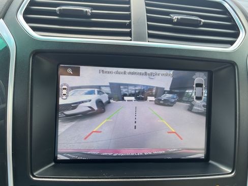 Used 2016 Ford Explorer Platinum AWD/4WD image 18