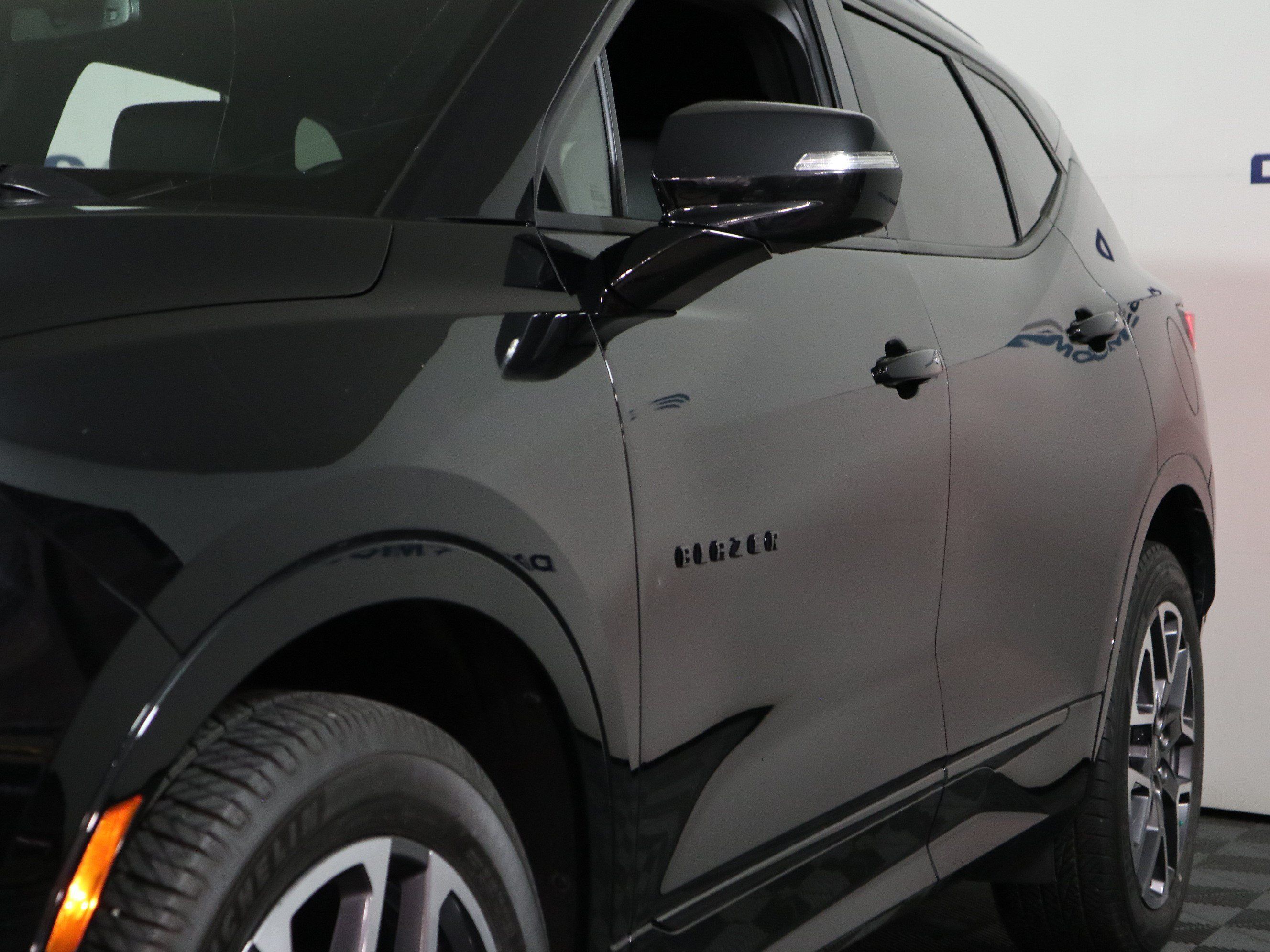 Used 2025 Chevrolet Blazer RS FWD image 11