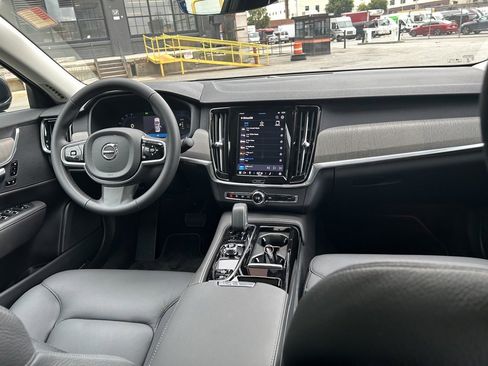 Certified 2025 Volvo S90 T8 Plus image 21