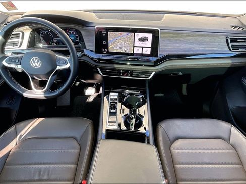 Certified 2025 Volkswagen Atlas SEL image 15